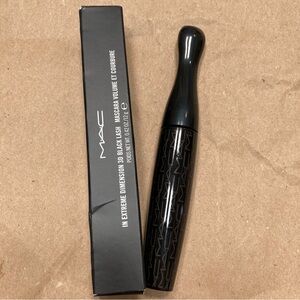 Mac in extreme dimension 3D black lash mascara